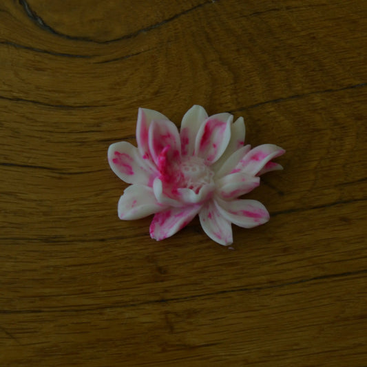 Fondant parfumé à la fleur de coton — Lotus – Création artisanale | Le sens des choses – Boutique de bougies parfumées végétales et objets décoratifs écoresponsables