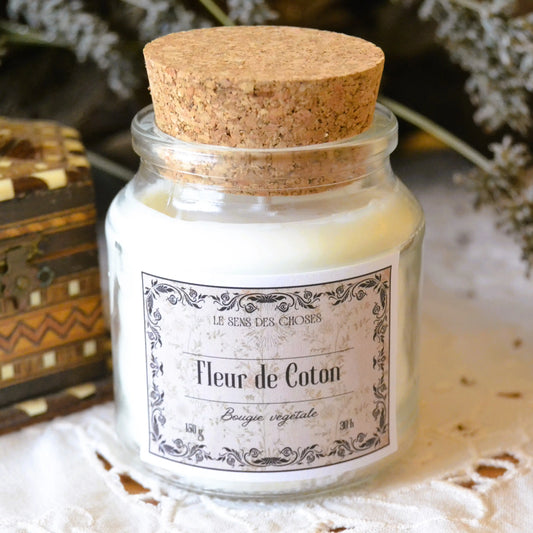 Bougie parfumée artisanale à la fleur de coton – Création artisanale | Le sens des choses – Boutique de bougies parfumées végétales et objets décoratifs écoresponsables