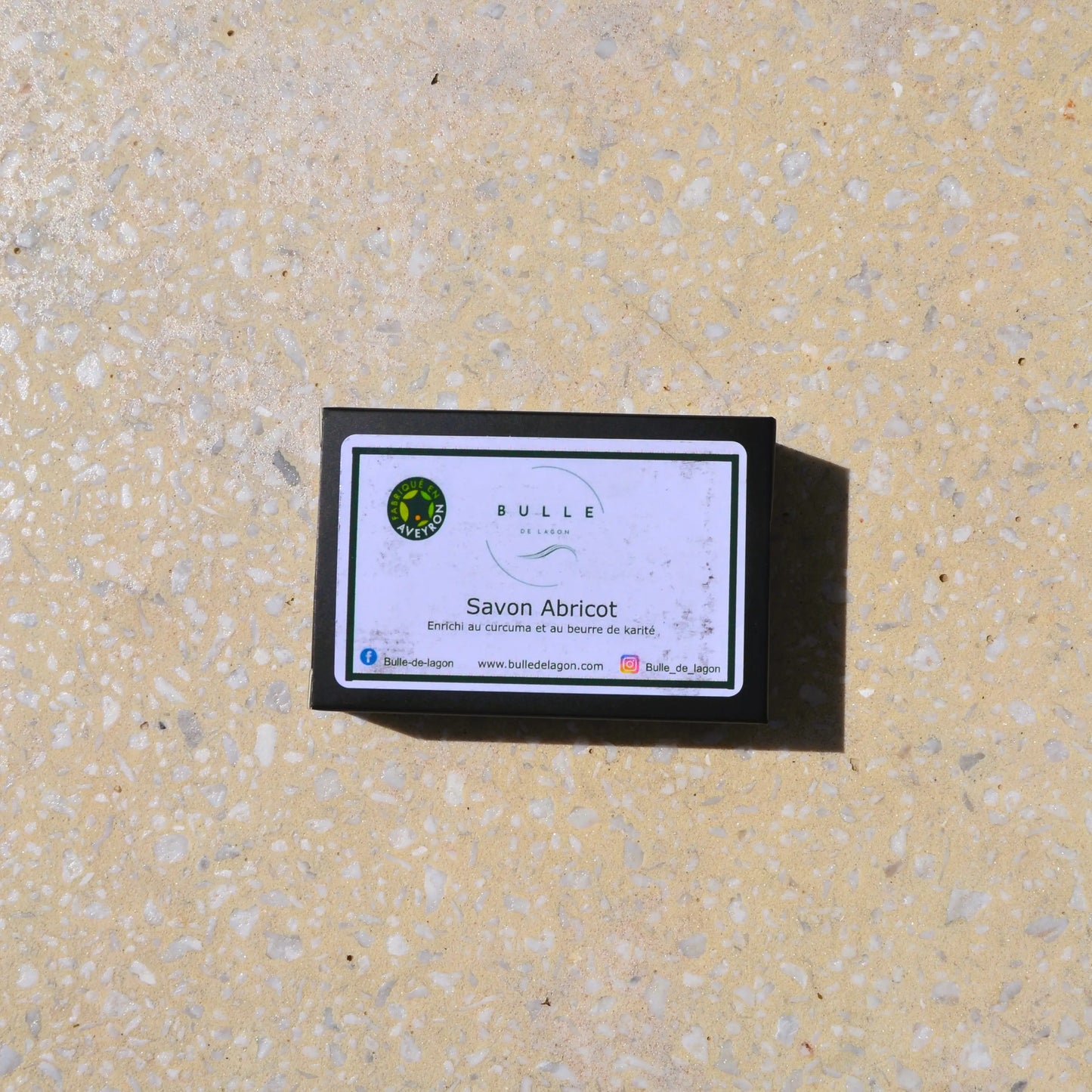 Savon surgras à l'abricot et au curcuma – Création artisanale | Le sens des choses – Boutique de bougies parfumées végétales et objets décoratifs écoresponsables