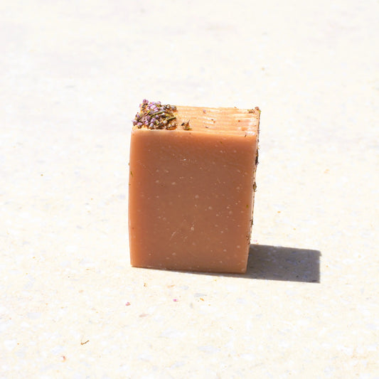 Savon surgras à la fleur de Tiaré – Création artisanale | Le sens des choses – Boutique de bougies parfumées végétales, décorations et savons