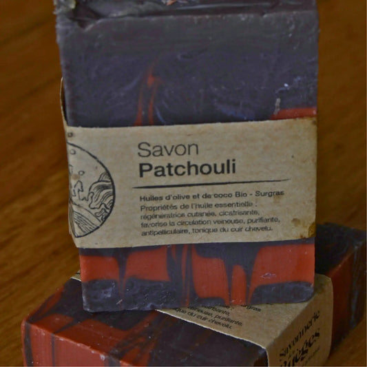 Savon artisanal surgras au patchouli – Création artisanale | Le sens des choses – Boutique de bougies parfumées végétales, décorations et savons