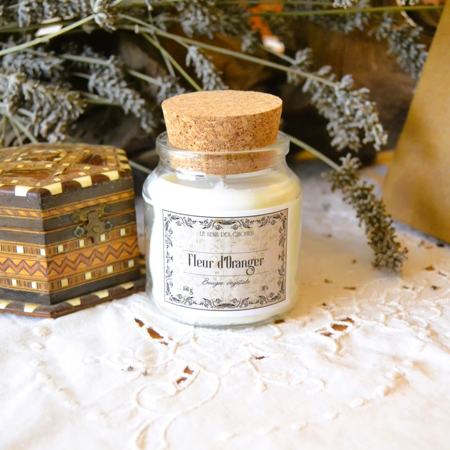 Bougie parfumée artisanale à la fleur d’oranger – Création artisanale | Le sens des choses – Boutique de bougies parfumées végétales et objets décoratifs écoresponsables