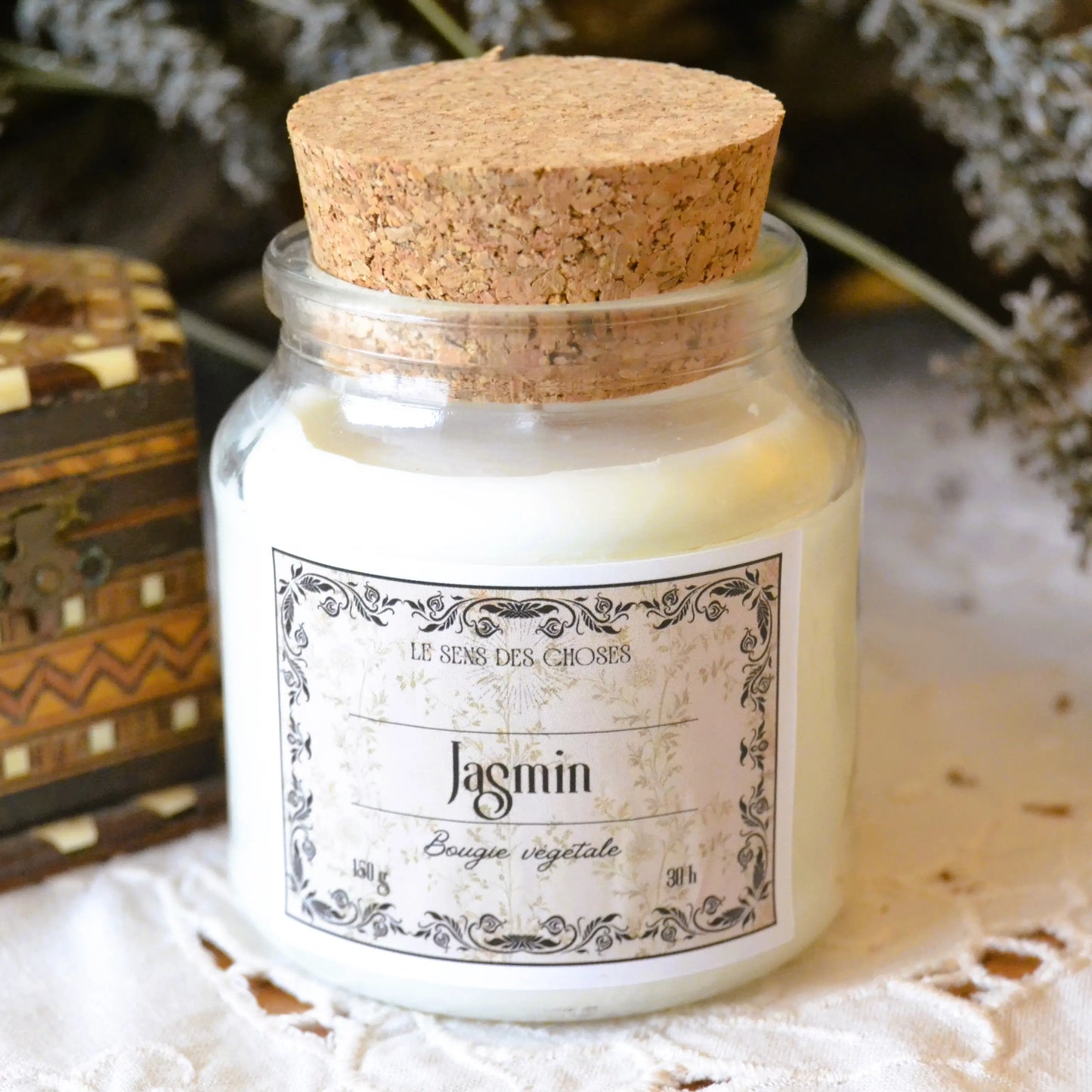 Bougie parfumée artisanale au jasmin – Création artisanale | Le sens des choses – Boutique de bougies parfumées végétales et objets décoratifs écoresponsables
