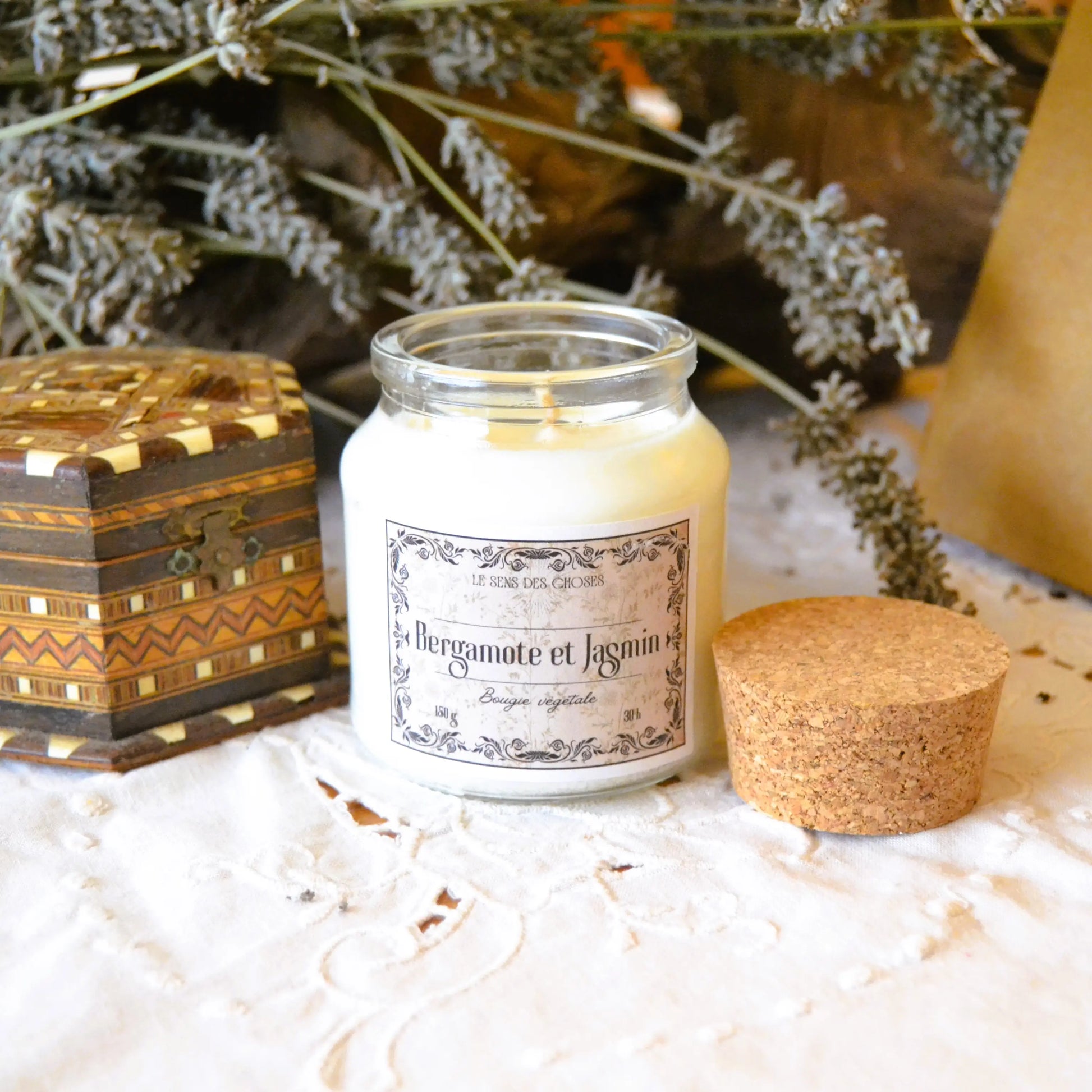 Bougie parfumée artisanale à la bergamote et au jasmin – Création artisanale | Le sens des choses – Boutique de bougies parfumées végétales et objets décoratifs écoresponsables