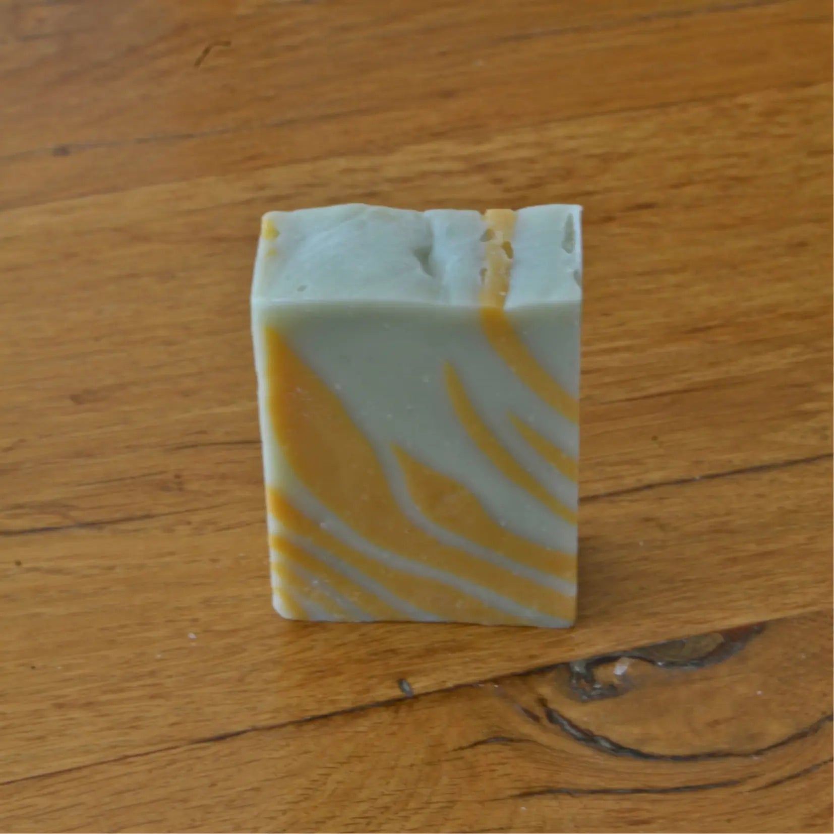 Savon artisanal surgras au citron vert – Création artisanale | Le sens des choses – Boutique de bougies parfumées végétales et objets décoratifs écoresponsables