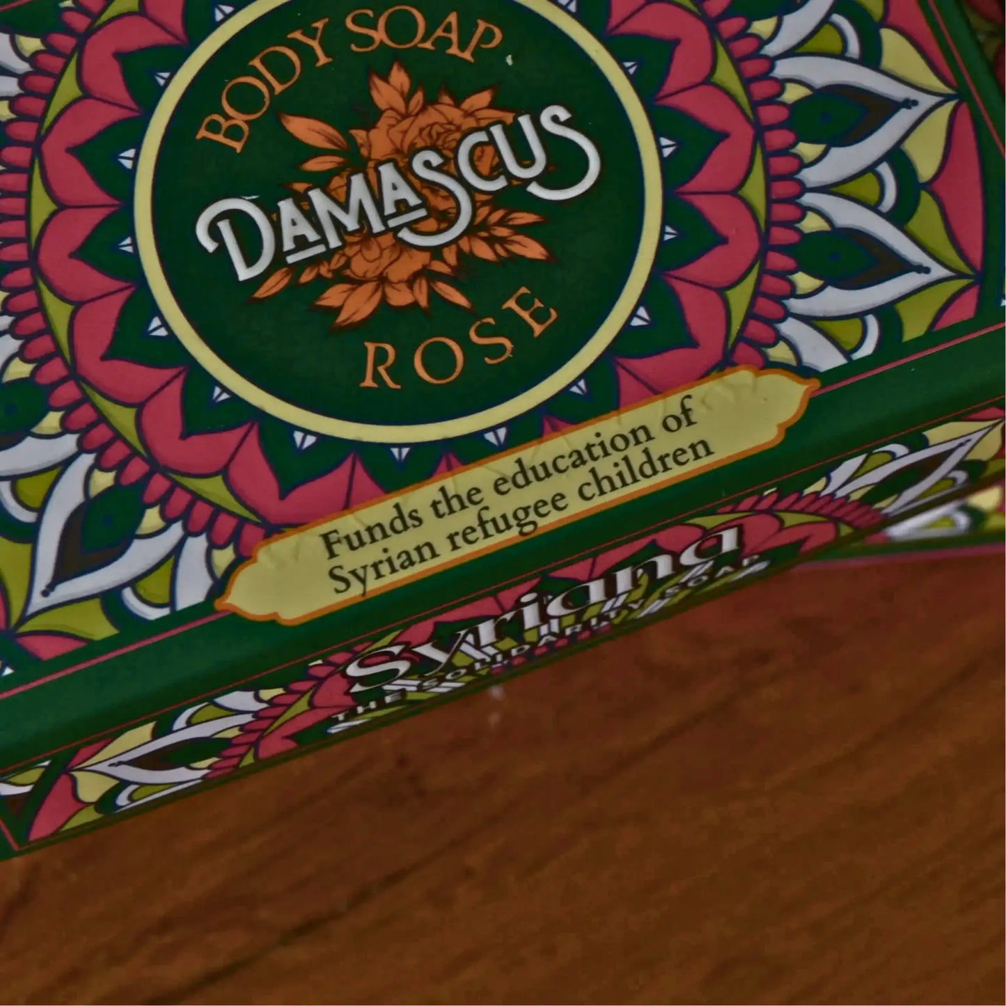 Savon d’Alep parfumé à la rose de Damas — Damas – Création artisanale | Le sens des choses – Boutique de bougies parfumées végétales et objets décoratifs écoresponsables