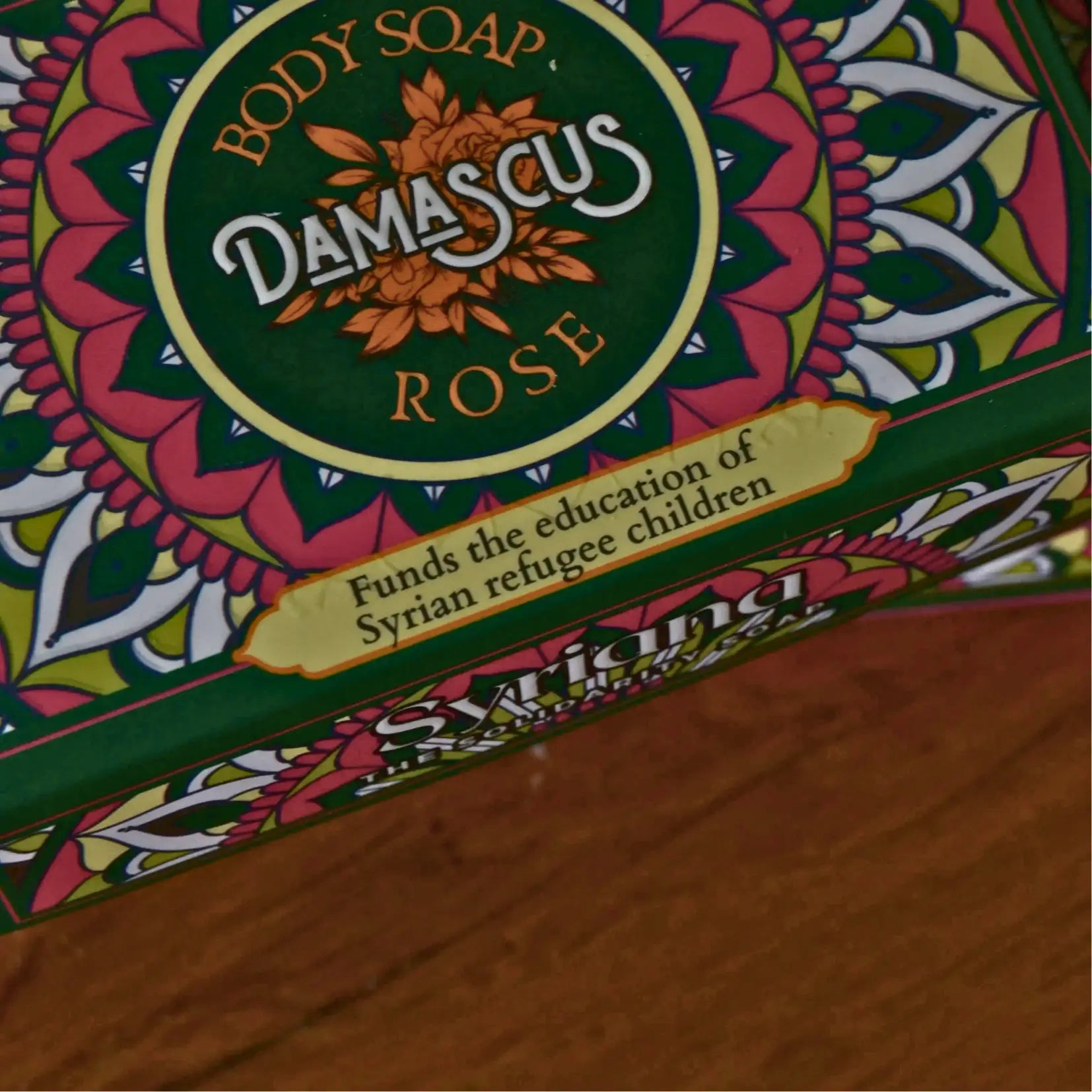 Savon d’Alep parfumé à la rose de Damas — Damas – Création artisanale | Le sens des choses – Boutique de bougies parfumées végétales et objets décoratifs écoresponsables