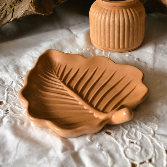 Daphné — Vide-poche en jesmonite – Création artisanale | Le sens des choses – Boutique de bougies parfumées végétales et objets décoratifs écoresponsables