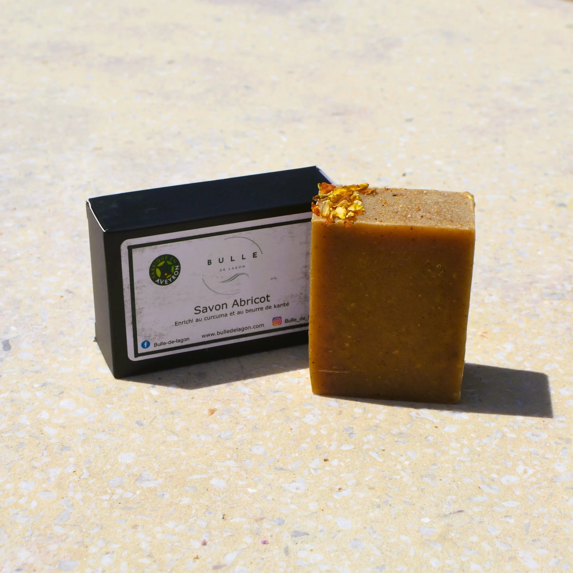 Savon surgras à l'abricot et au curcuma – Création artisanale | Le sens des choses – Boutique de bougies parfumées végétales et objets décoratifs écoresponsables