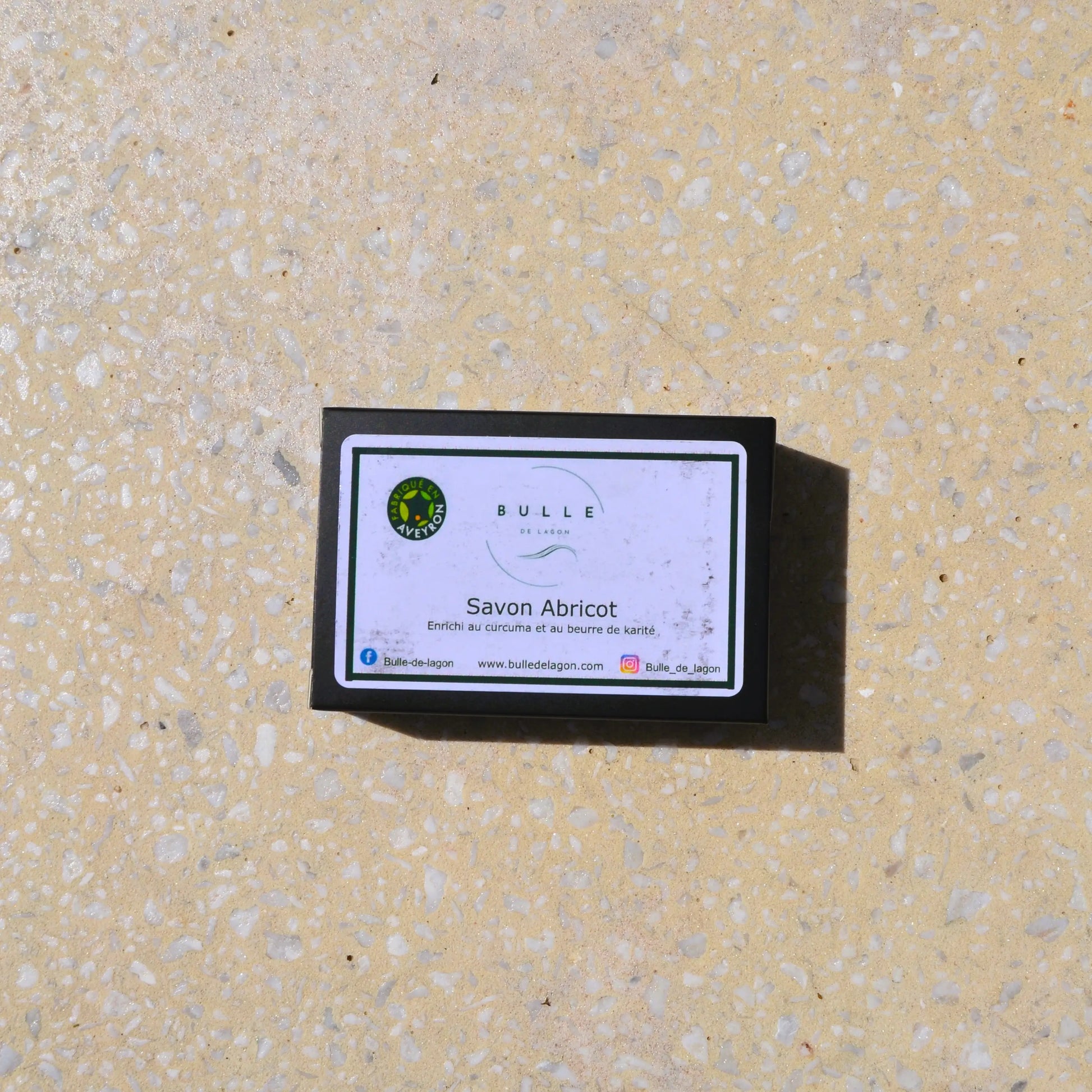 Savon surgras à l'abricot et au curcuma – Création artisanale | Le sens des choses – Boutique de bougies parfumées végétales et objets décoratifs écoresponsables