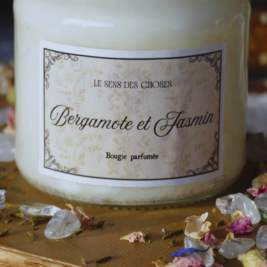 Bougie parfumée artisanale à la bergamote et au jasmin – Création artisanale | Le sens des choses – Boutique de bougies parfumées végétales, décorations et savons
