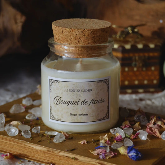 Bougie parfumée artisanale Bouquet de fleurs – Création artisanale | Le sens des choses – Boutique de bougies parfumées végétales, décorations et savons