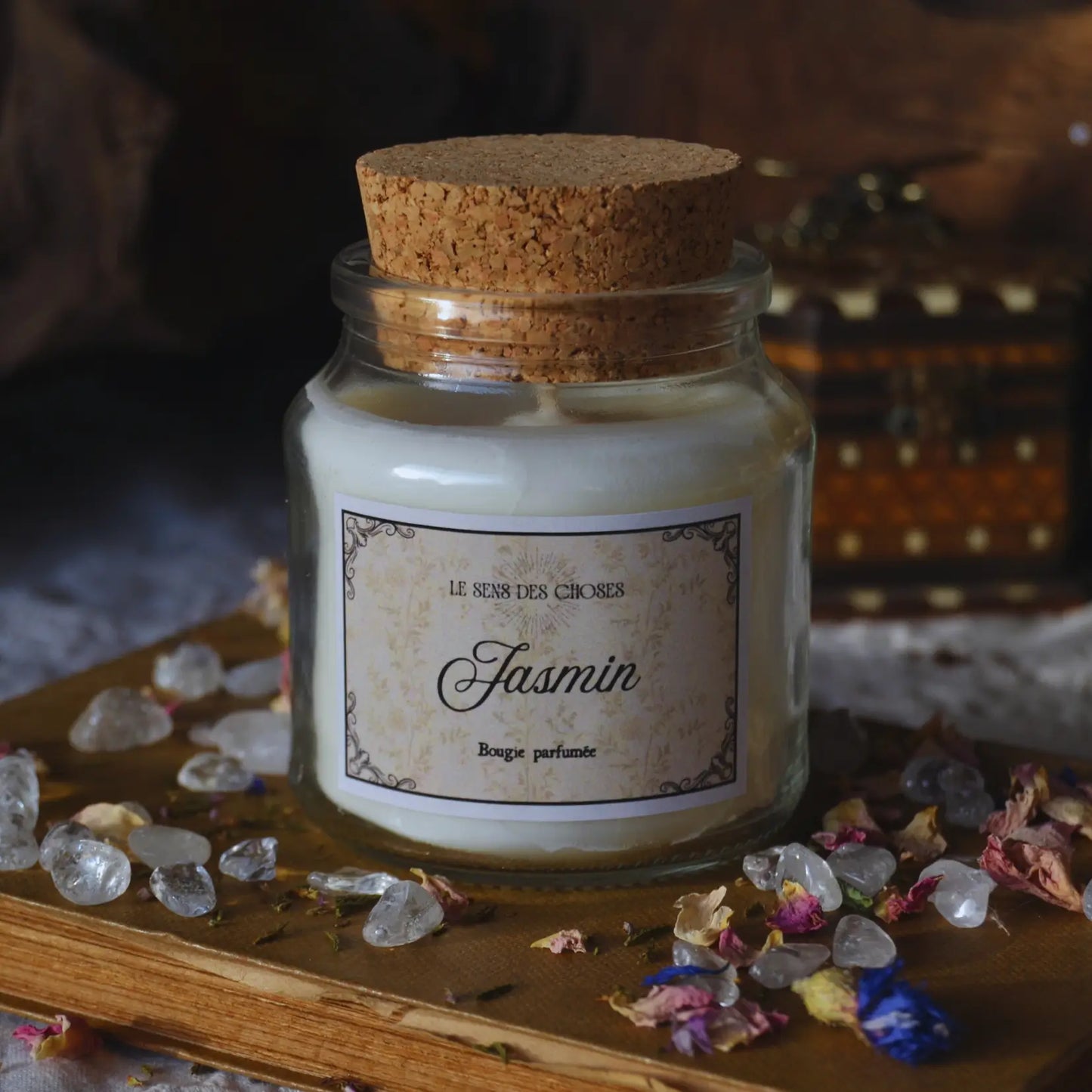 Bougie parfumée artisanale au jasmin – Création artisanale | Le sens des choses – Boutique de bougies parfumées végétales, décorations et savons