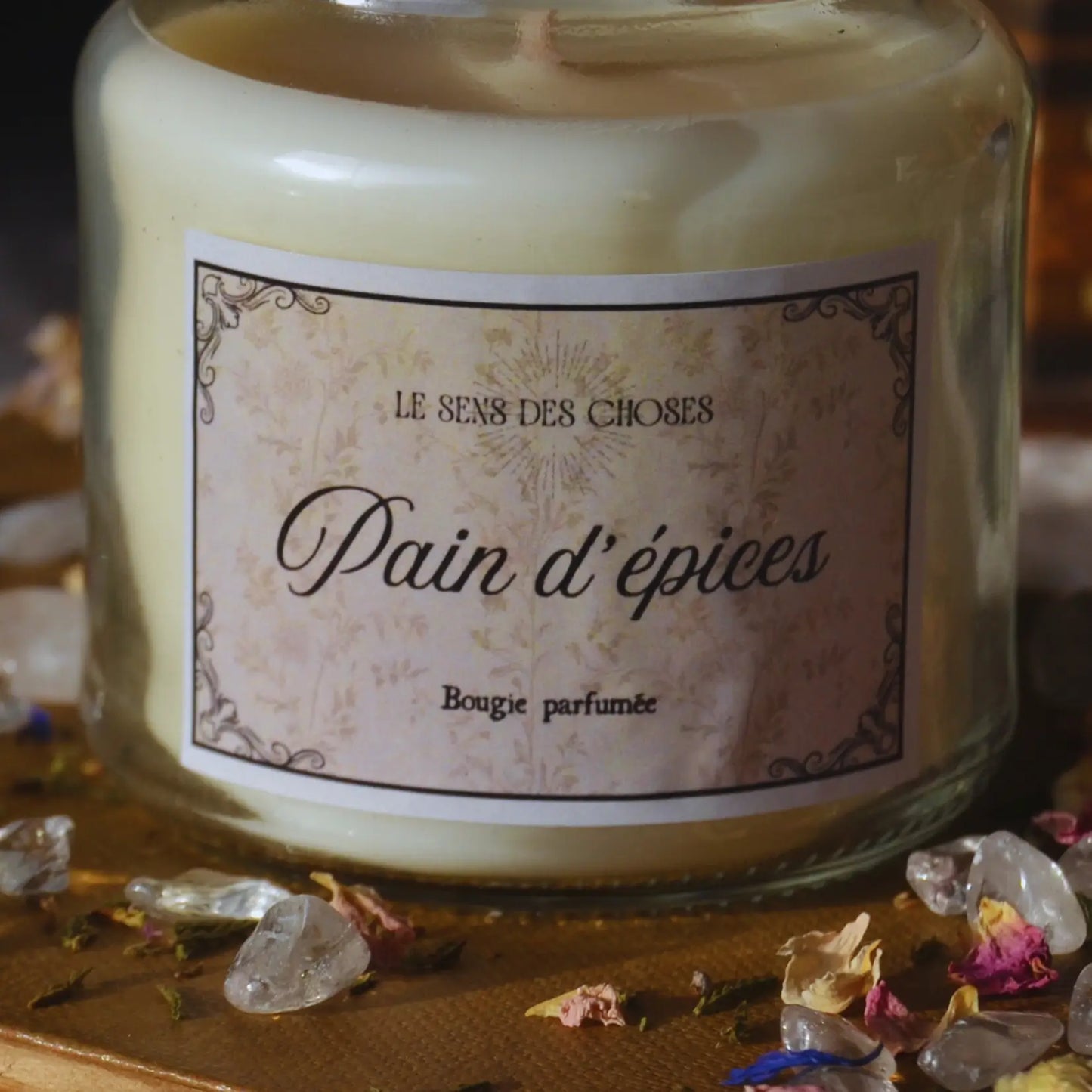 Bougie parfumée artisanale au chaï et pain d'épices – Création artisanale | Le sens des choses – Boutique de bougies parfumées végétales, décorations et savons
