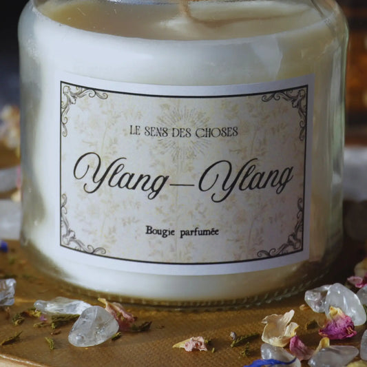 Bougie parfumée artisanale ylang-ylang – Création artisanale | Le sens des choses – Boutique de bougies parfumées végétales, décorations et savons
