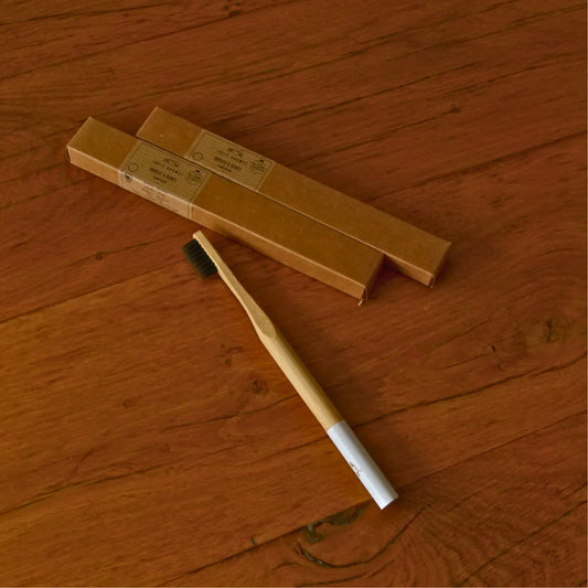 Brosse à dents en bambou biodégradable – Création artisanale | Le sens des choses – Boutique de bougies parfumées végétales et objets décoratifs écoresponsables
