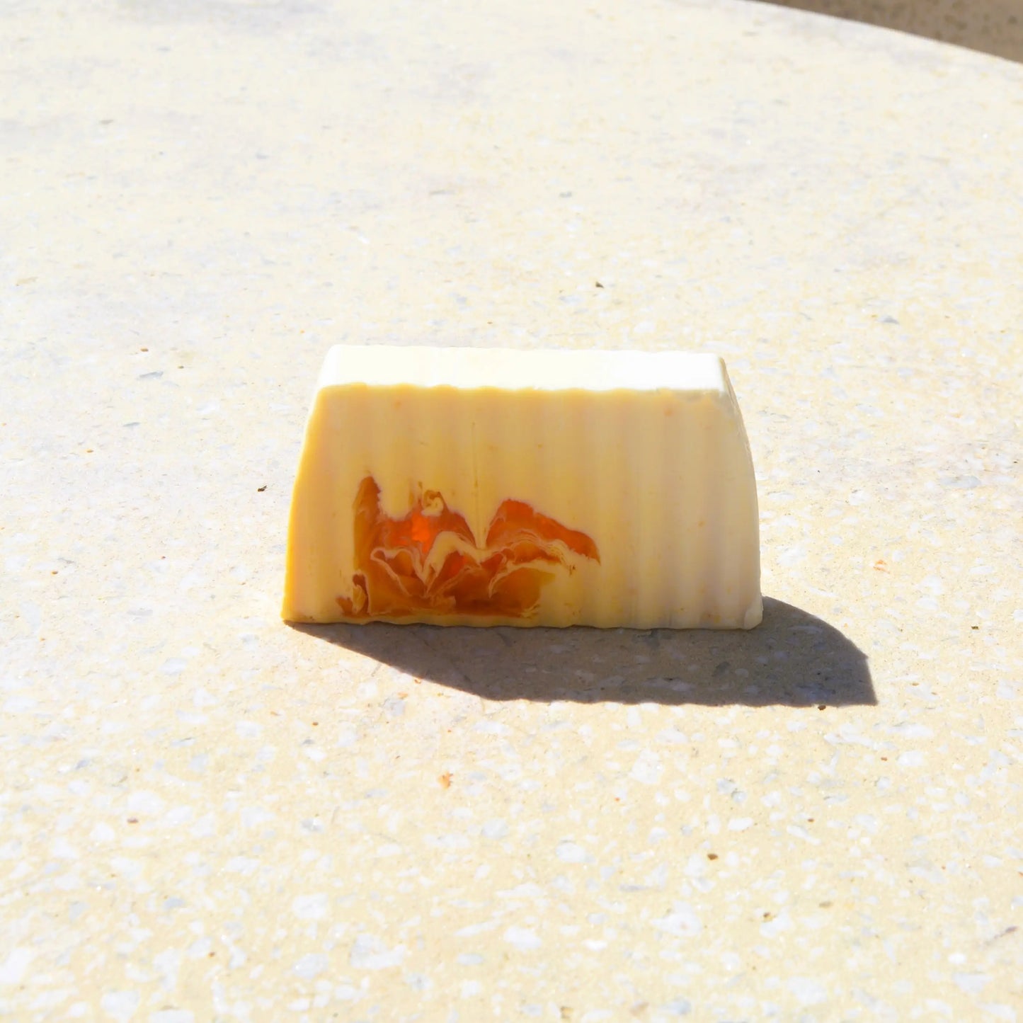 Savon végétal à la noix de coco – Création artisanale | Le sens des choses – Boutique de bougies parfumées végétales et objets décoratifs écoresponsables