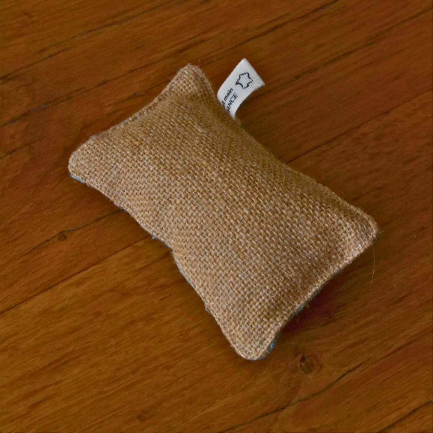 Éponge vaisselle lavable en coton bio et jute – Création artisanale | Le sens des choses – Boutique de bougies parfumées végétales et objets décoratifs écoresponsables