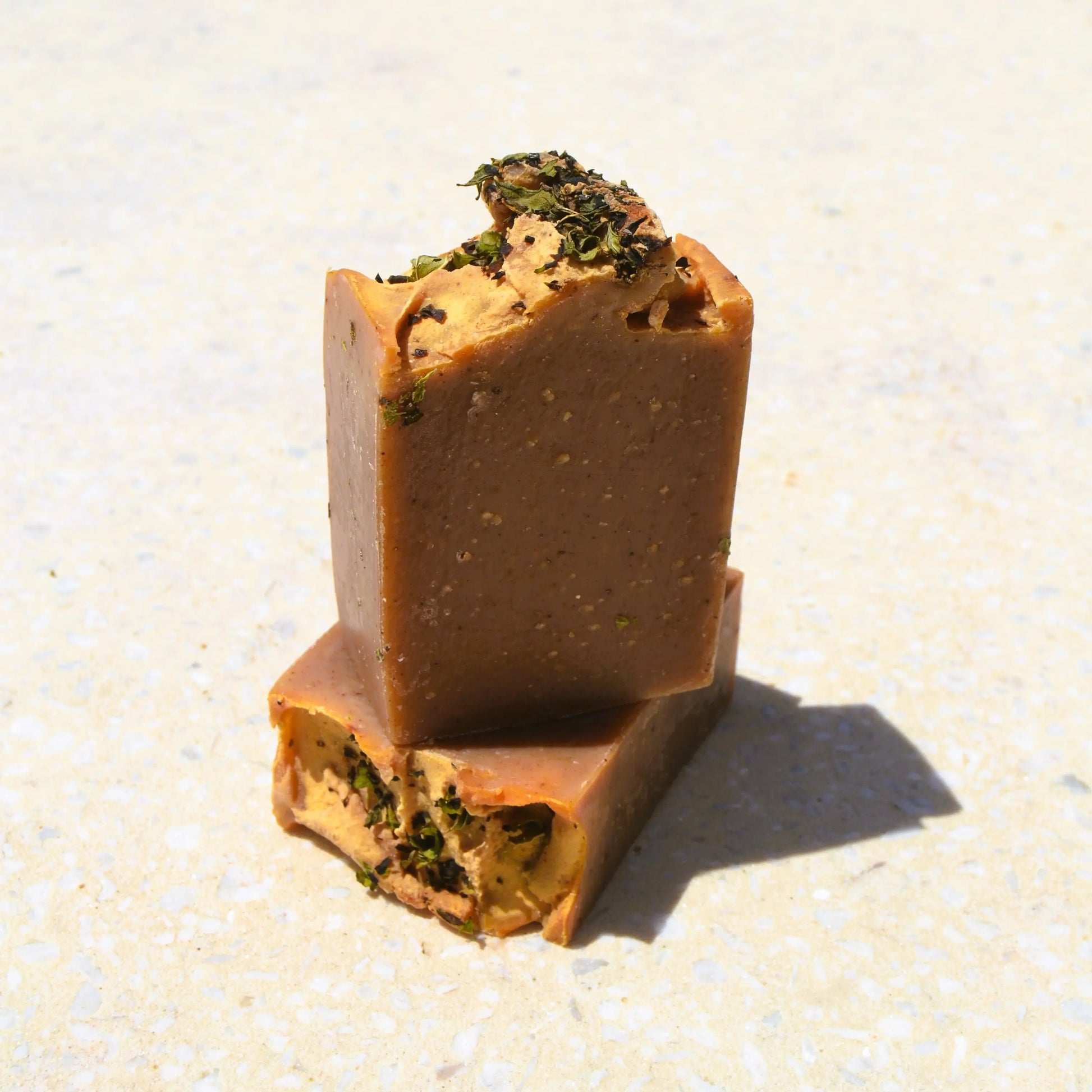 Savon surgras à la mangue et ananas – Création artisanale | Le sens des choses – Boutique de bougies parfumées végétales et objets décoratifs écoresponsables