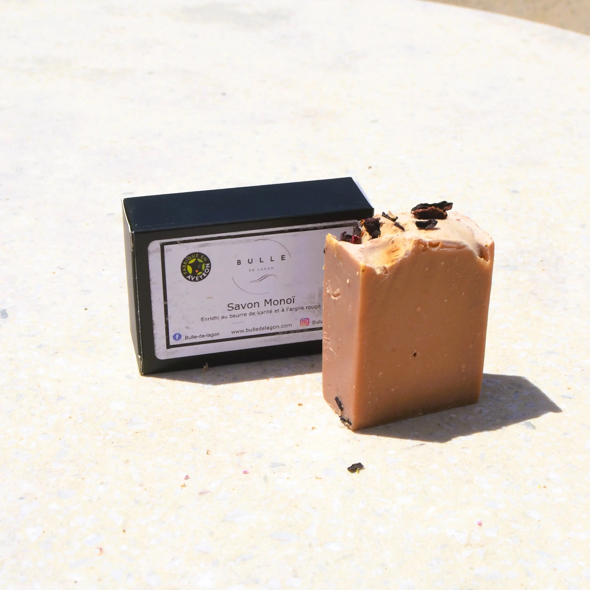 Savon surgras au monoî – Création artisanale | Le sens des choses – Boutique de bougies parfumées végétales et objets décoratifs écoresponsables