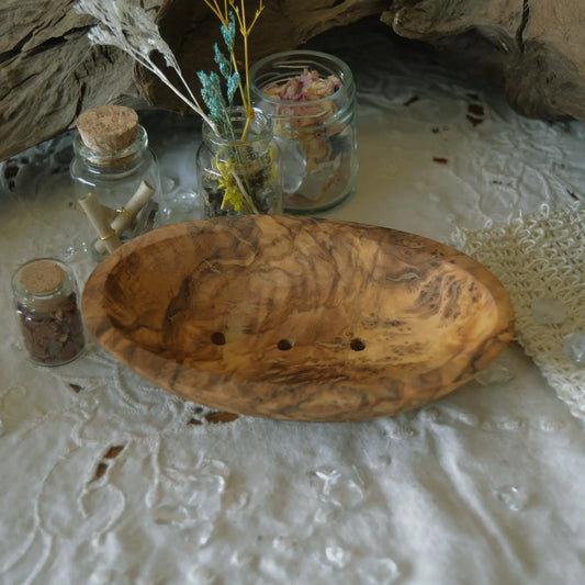 Porte-savon oval en bois d’olivier artisanal – Création artisanale | Le sens des choses – Boutique de bougies parfumées végétales, décorations et savons