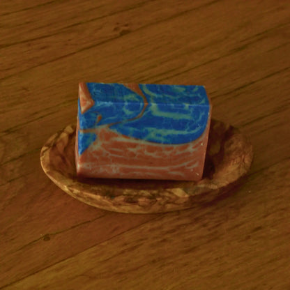 Porte-savon oval en bois d’olivier artisanal – Création artisanale | Le sens des choses – Boutique de bougies parfumées végétales et objets décoratifs écoresponsables