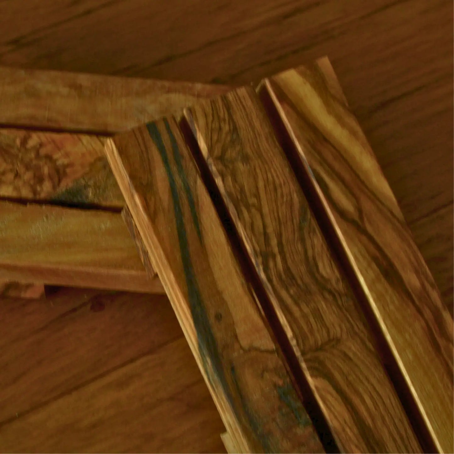 Porte-savon palette en bois d’olivier artisanal – Création artisanale | Le sens des choses – Boutique de bougies parfumées végétales et objets décoratifs écoresponsables