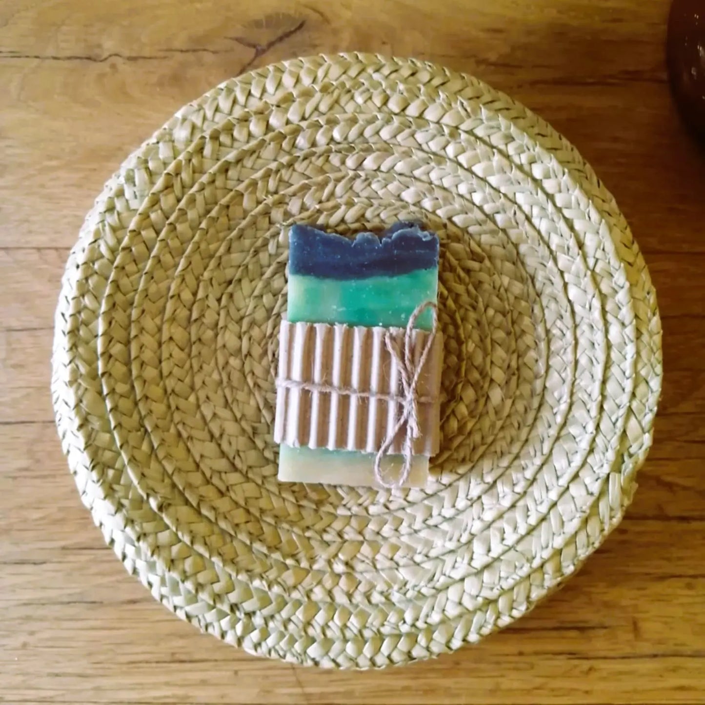 Savon artisanal à l’avocat hydratant et réparateur – Création artisanale | Le sens des choses – Boutique de bougies parfumées végétales et objets décoratifs écoresponsables