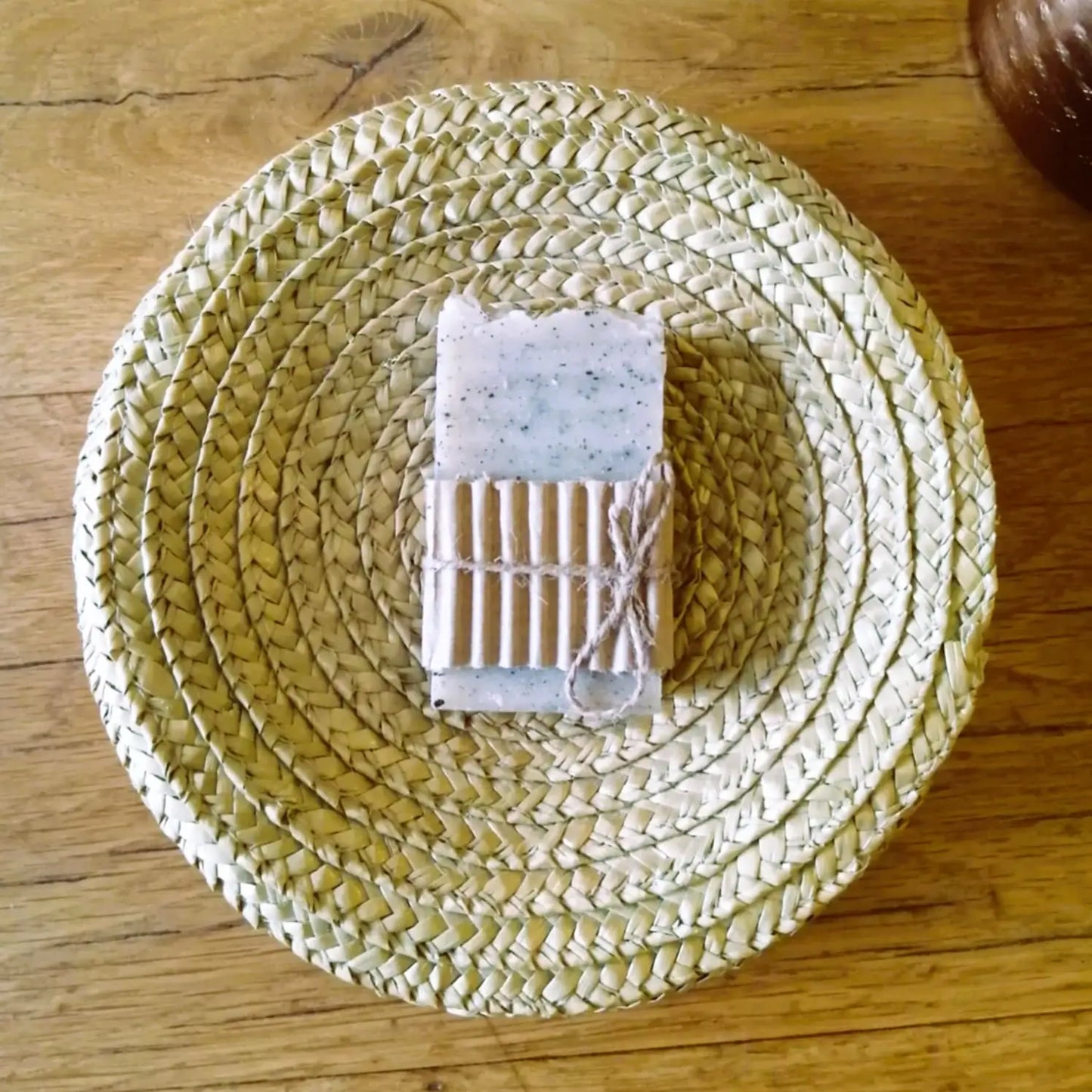 Savon artisanal à l’avoine apaisant et exfoliant – Création artisanale | Le sens des choses – Boutique de bougies parfumées végétales et objets décoratifs écoresponsables