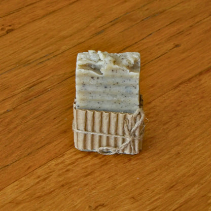 Savon artisanal à l’avoine apaisant et exfoliant – Création artisanale | Le sens des choses – Boutique de bougies parfumées végétales et objets décoratifs écoresponsables