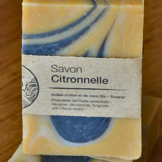 Savon artisanal surgras à la citronnelle – Création artisanale | Le sens des choses – Boutique de bougies parfumées végétales et objets décoratifs écoresponsables
