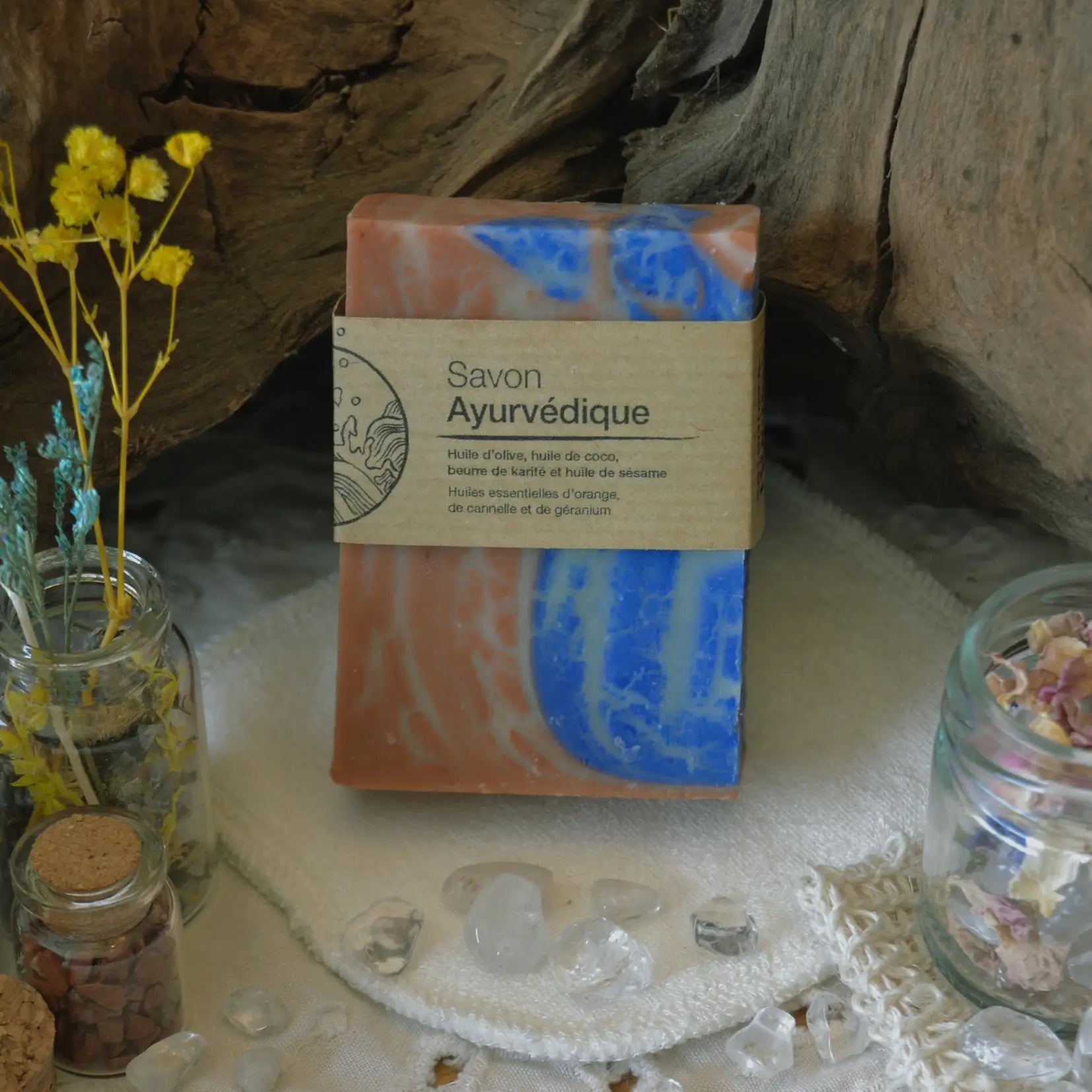 Savon ayurvédique à l’orange, au géranium et à la cannelle – Création artisanale | Le sens des choses – Boutique de bougies parfumées végétales, décorations et savons