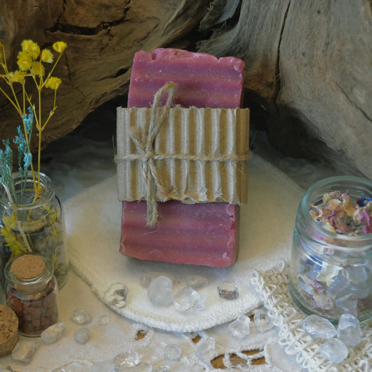 Savon artisanal au calendula apaisant – Création artisanale | Le sens des choses – Boutique de bougies parfumées végétales, décorations et savons