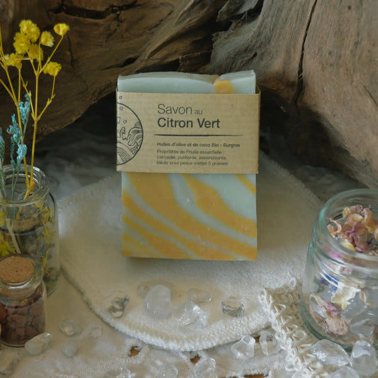 Savon artisanal surgras au citron vert – Création artisanale | Le sens des choses – Boutique de bougies parfumées végétales, décorations et savons