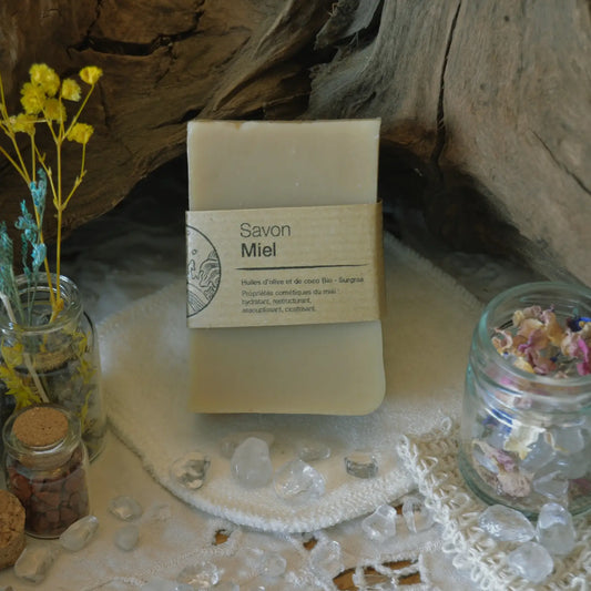 Savon artisanal surgras au miel des Cévennes – Création artisanale | Le sens des choses – Boutique de bougies parfumées végétales, décorations et savons