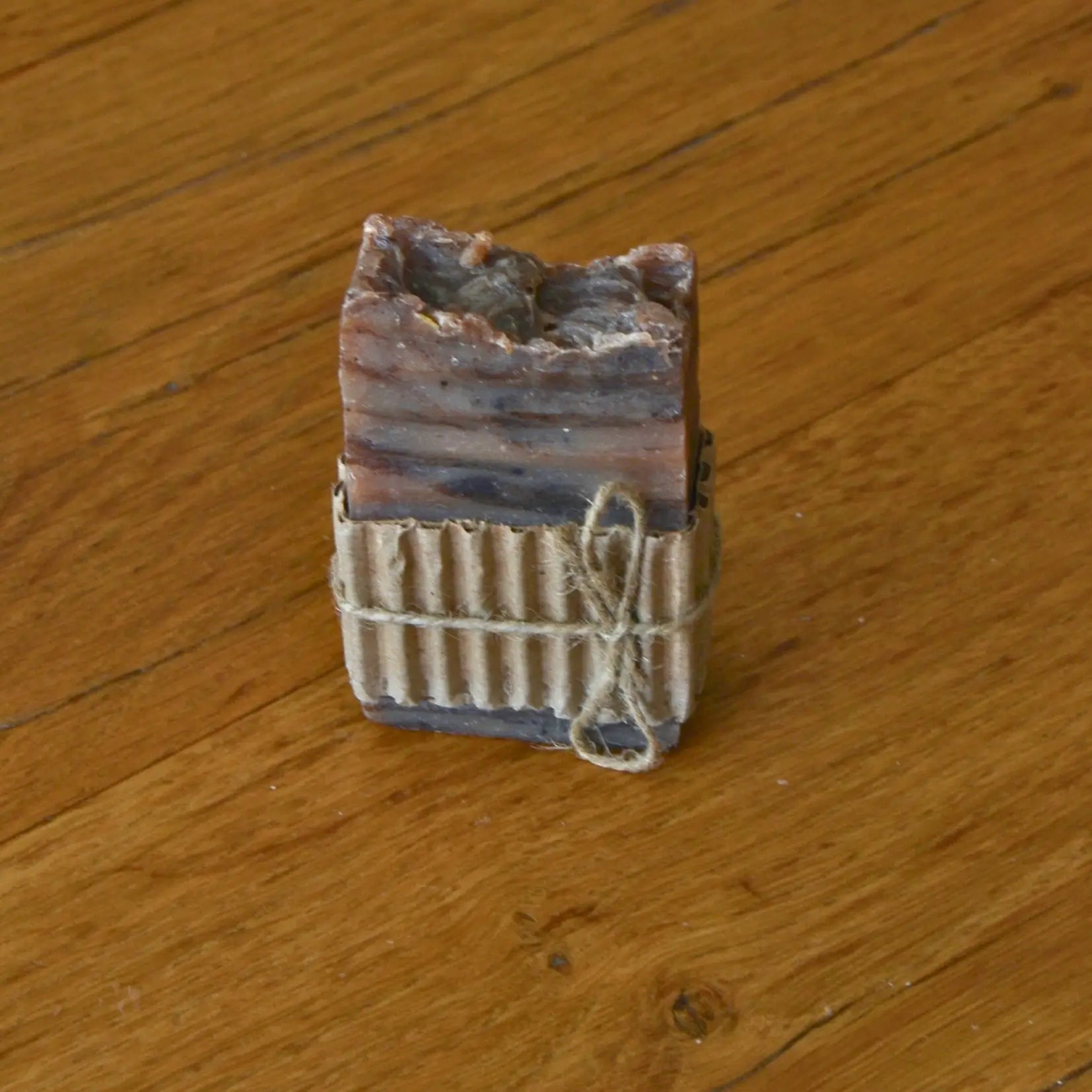 Savon artisanal au cacao nourrissant et antioxydant – Création artisanale | Le sens des choses – Boutique de bougies parfumées végétales et objets décoratifs écoresponsables