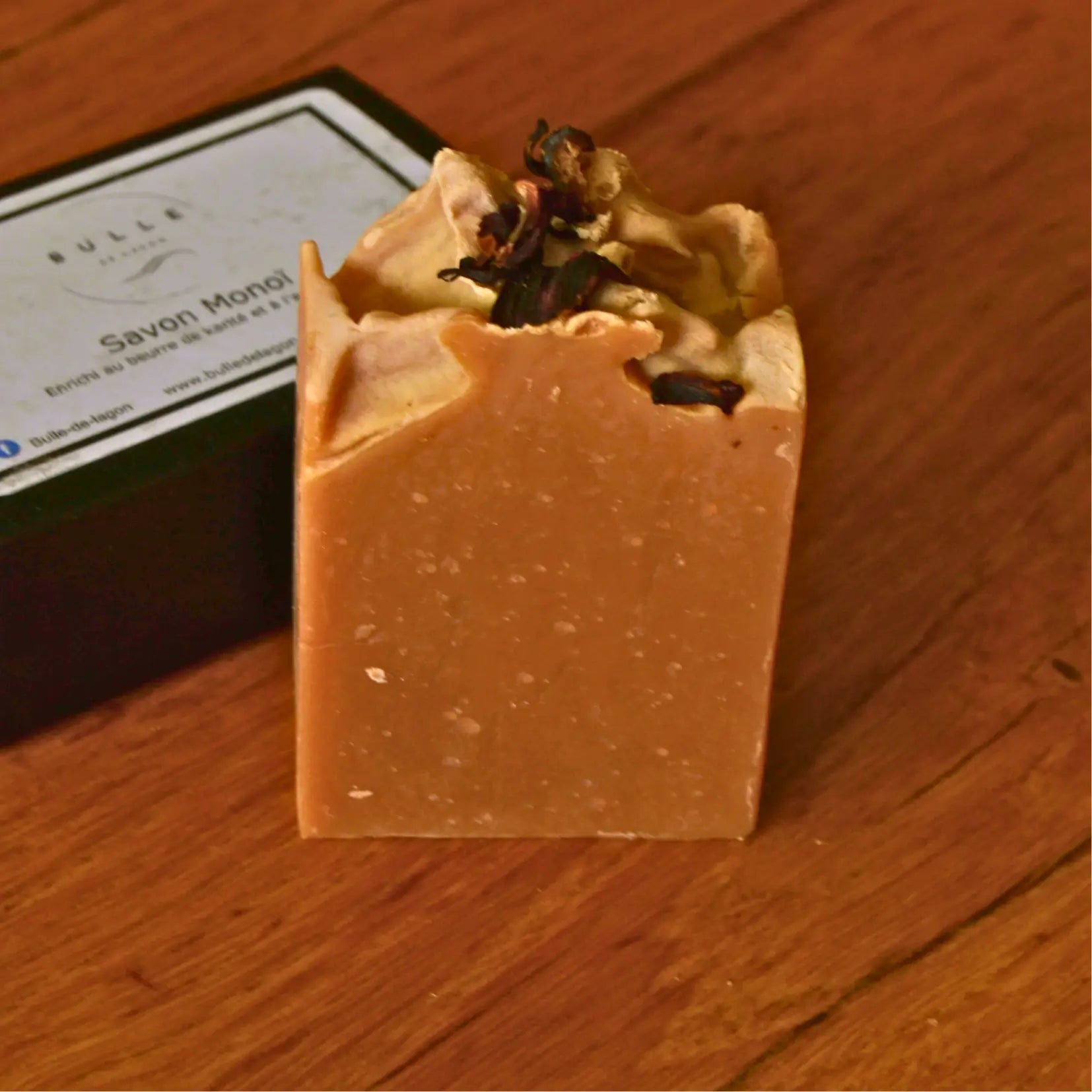 Savon surgras au monoî – Création artisanale | Le sens des choses – Boutique de bougies parfumées végétales et objets décoratifs écoresponsables