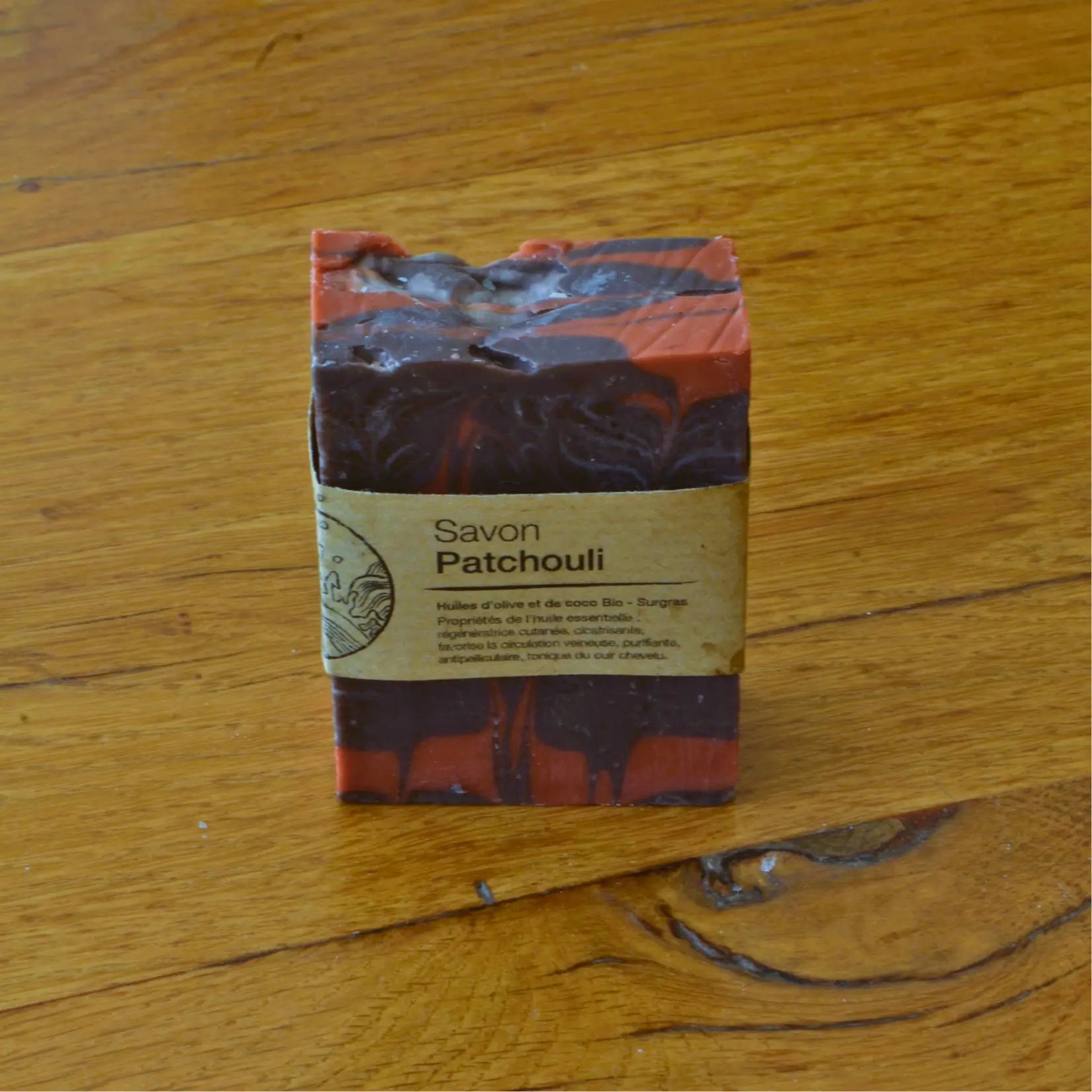 Savon artisanal surgras au patchouli – Création artisanale | Le sens des choses – Boutique de bougies parfumées végétales et objets décoratifs écoresponsables
