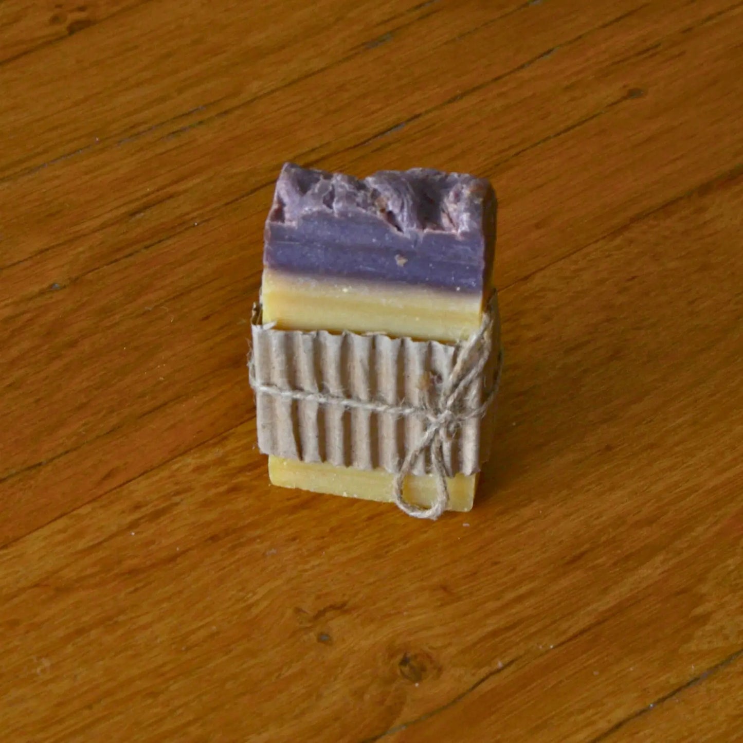 Savon artisanal au soufre purifiant et antibactérien – Création artisanale | Le sens des choses – Boutique de bougies parfumées végétales et objets décoratifs écoresponsables