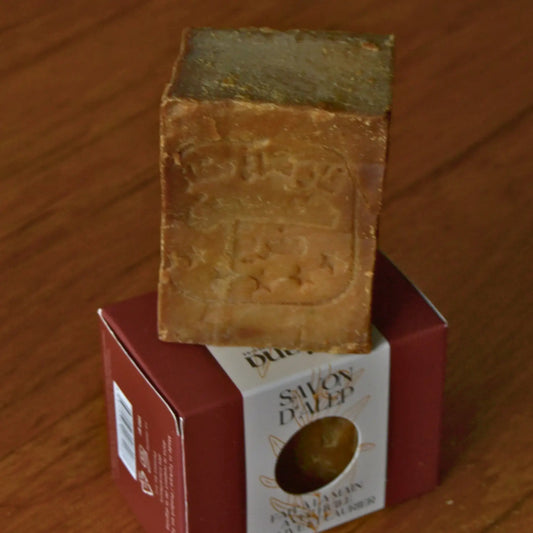 Savon d'Alep traditionnel, naturel et solidaire – Création artisanale | Le sens des choses – Boutique de bougies parfumées végétales et objets décoratifs écoresponsables