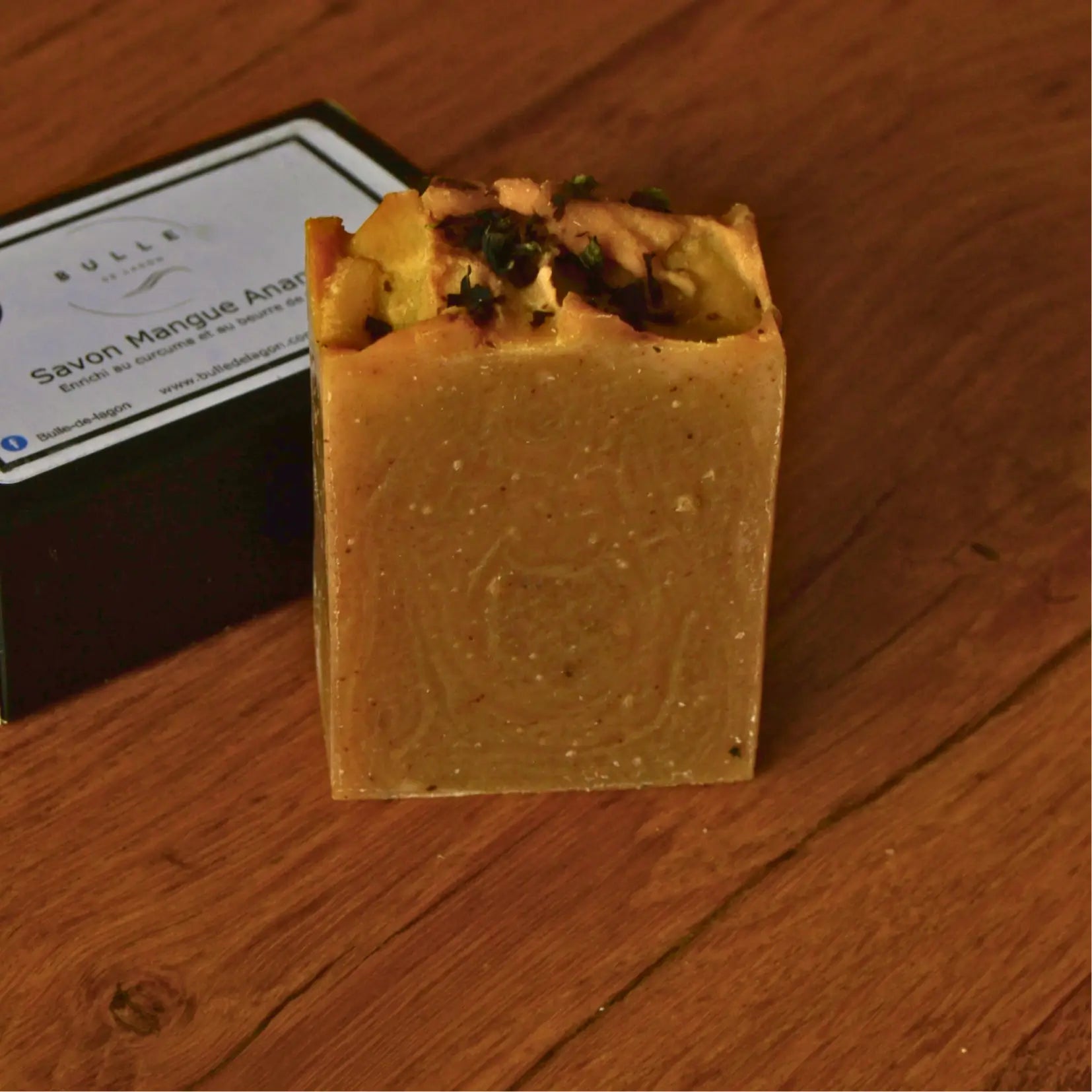 Savon surgras à la mangue et ananas – Création artisanale | Le sens des choses – Boutique de bougies parfumées végétales et objets décoratifs écoresponsables