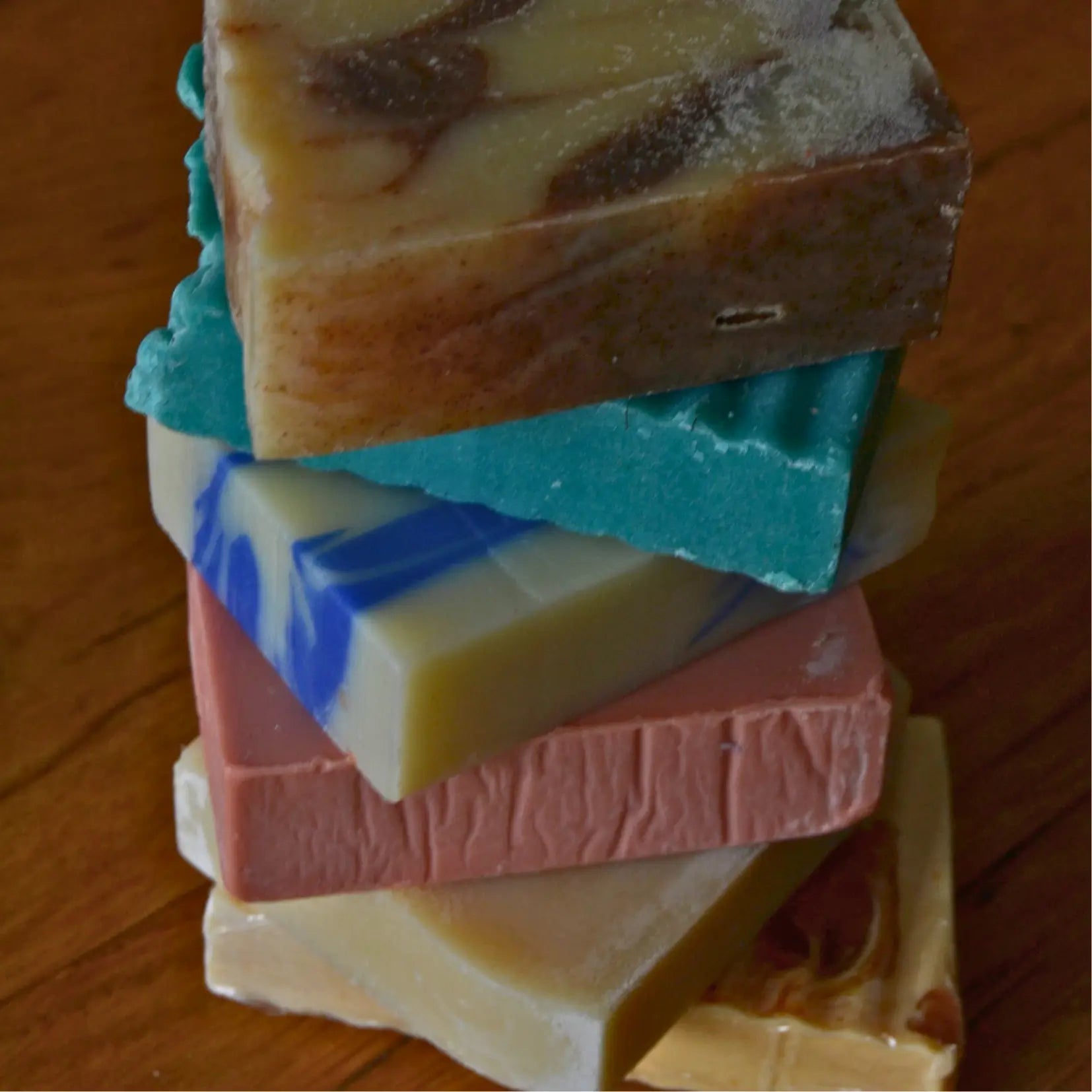 Savon mystère artisanal anti-gaspillage – Création artisanale | Le sens des choses – Boutique de bougies parfumées végétales et objets décoratifs écoresponsables