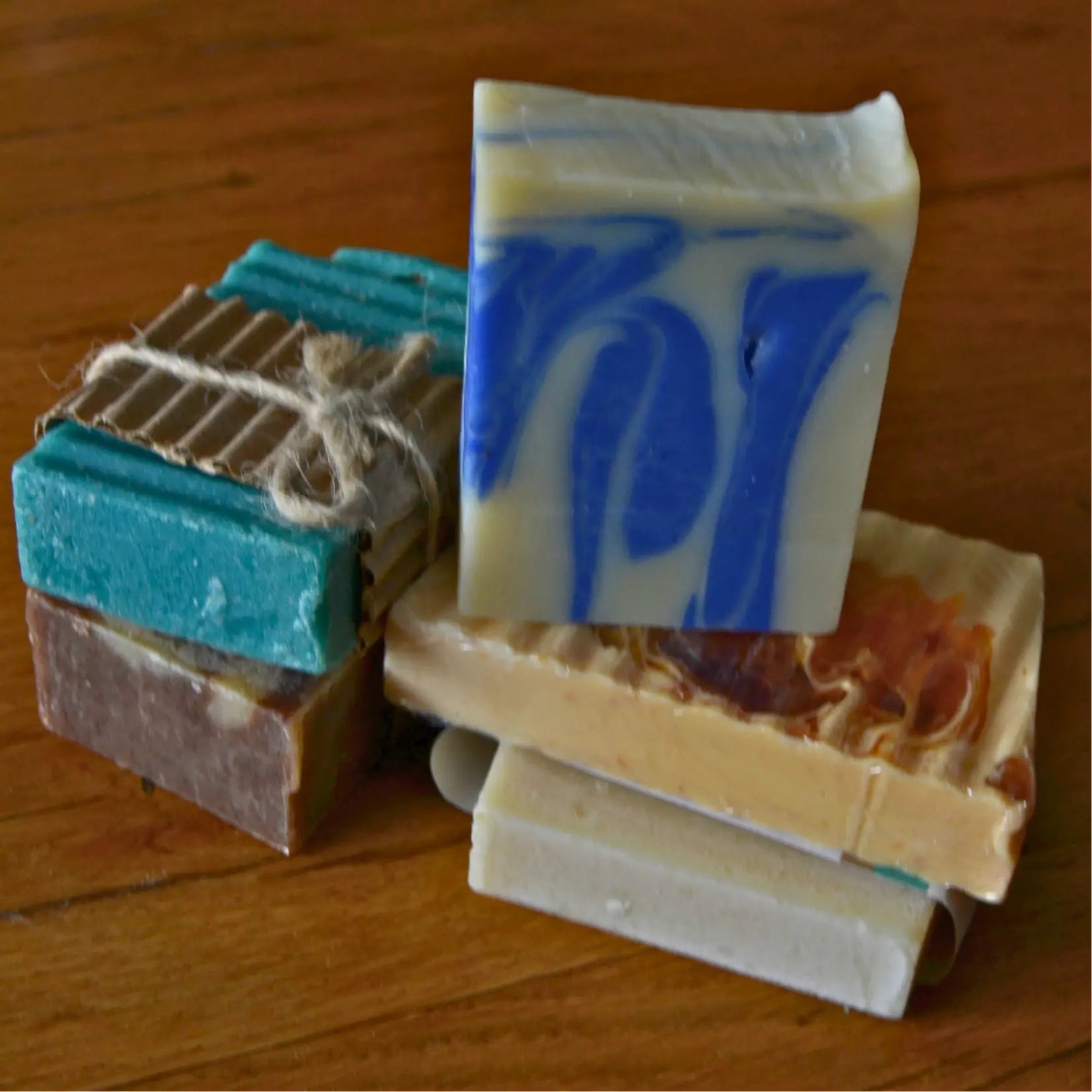 Savon mystère artisanal anti-gaspillage – Création artisanale | Le sens des choses – Boutique de bougies parfumées végétales et objets décoratifs écoresponsables