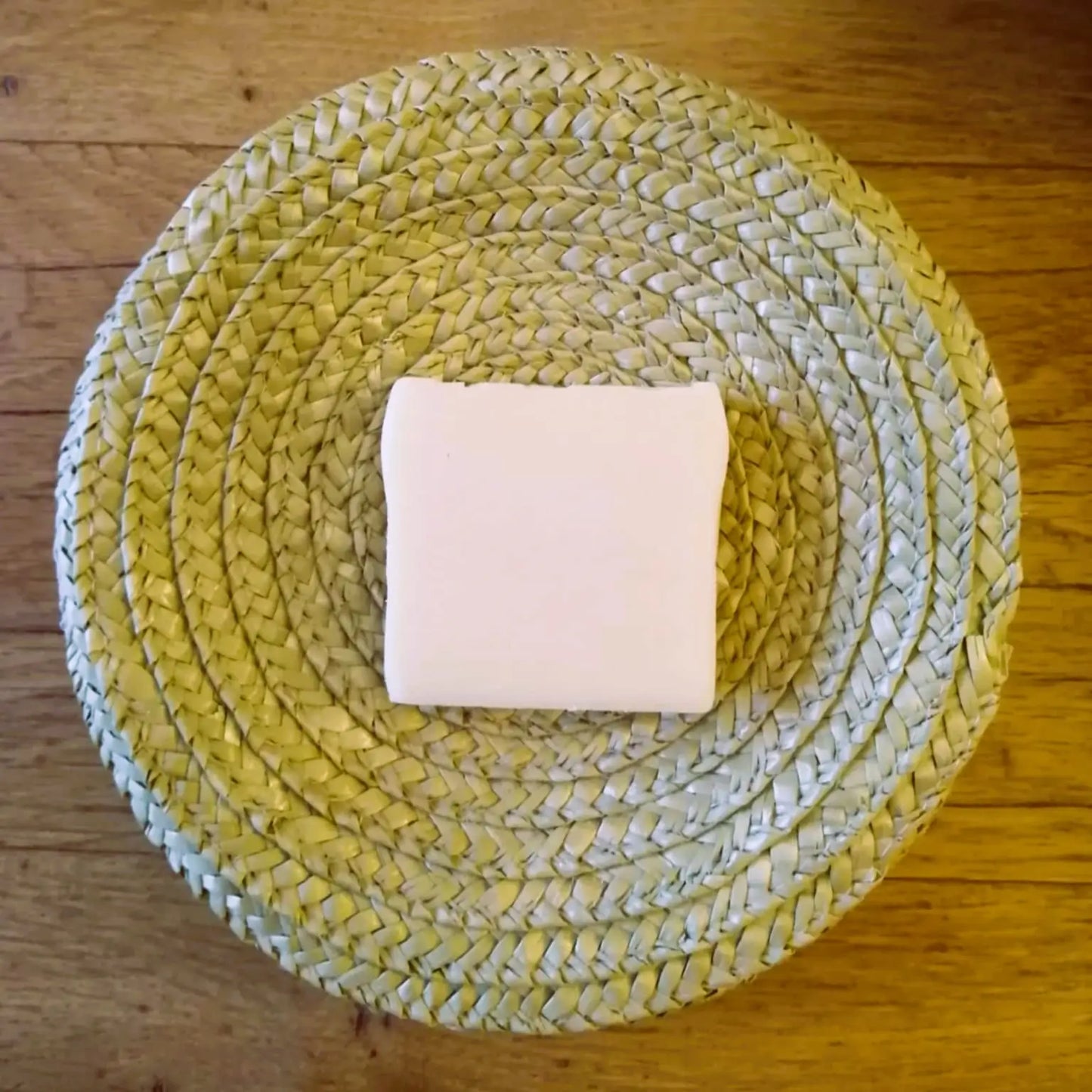 Shampooing solide à la châtaigne — cheveux gras – Création artisanale | Le sens des choses – Boutique de bougies parfumées végétales et objets décoratifs écoresponsables