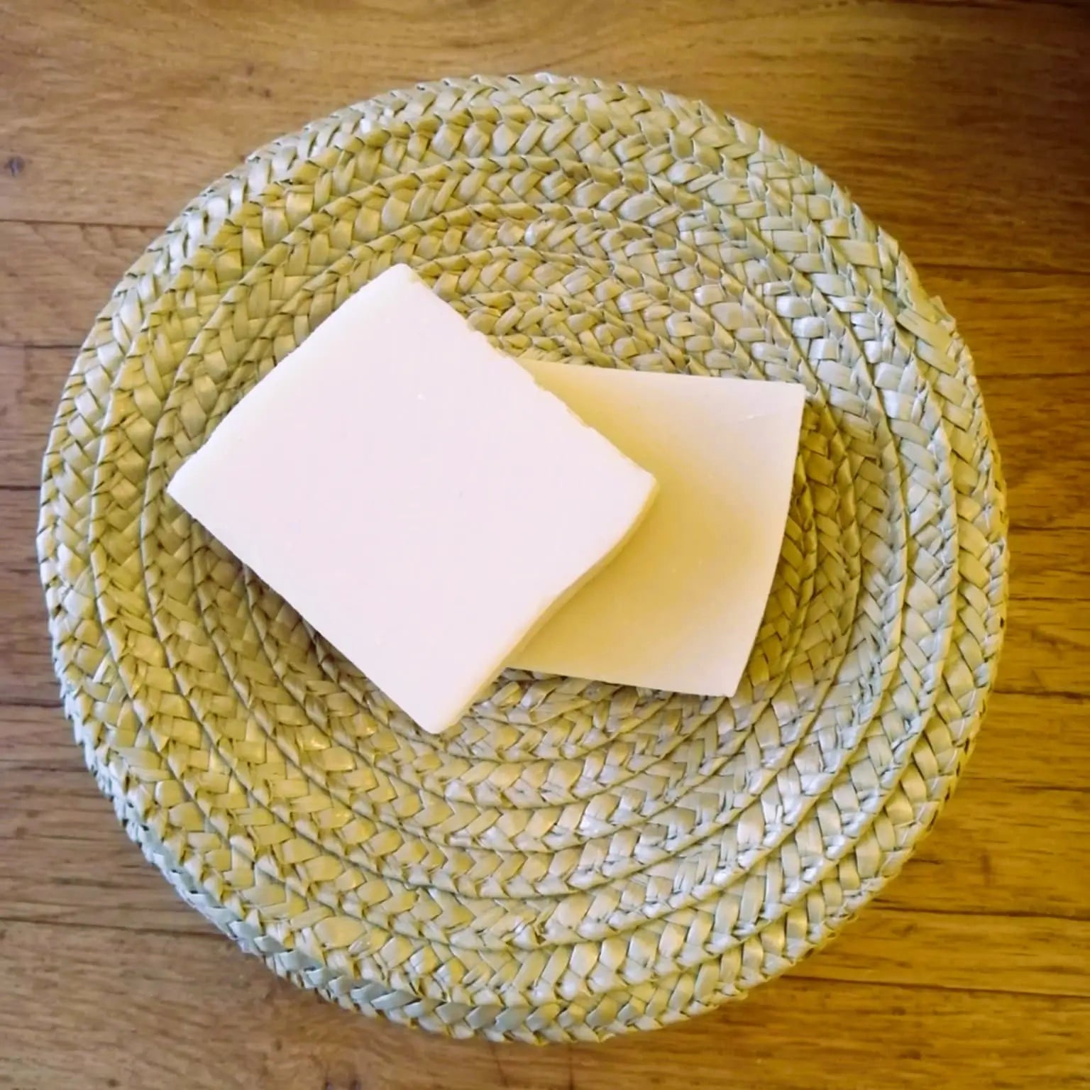 Shampooing solide à la châtaigne — cheveux gras – Création artisanale | Le sens des choses – Boutique de bougies parfumées végétales et objets décoratifs écoresponsables