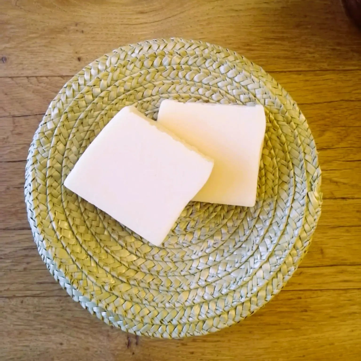 Shampooing solide au houblon — cheveux ternes et cassants – Création artisanale | Le sens des choses – Boutique de bougies parfumées végétales et objets décoratifs écoresponsables