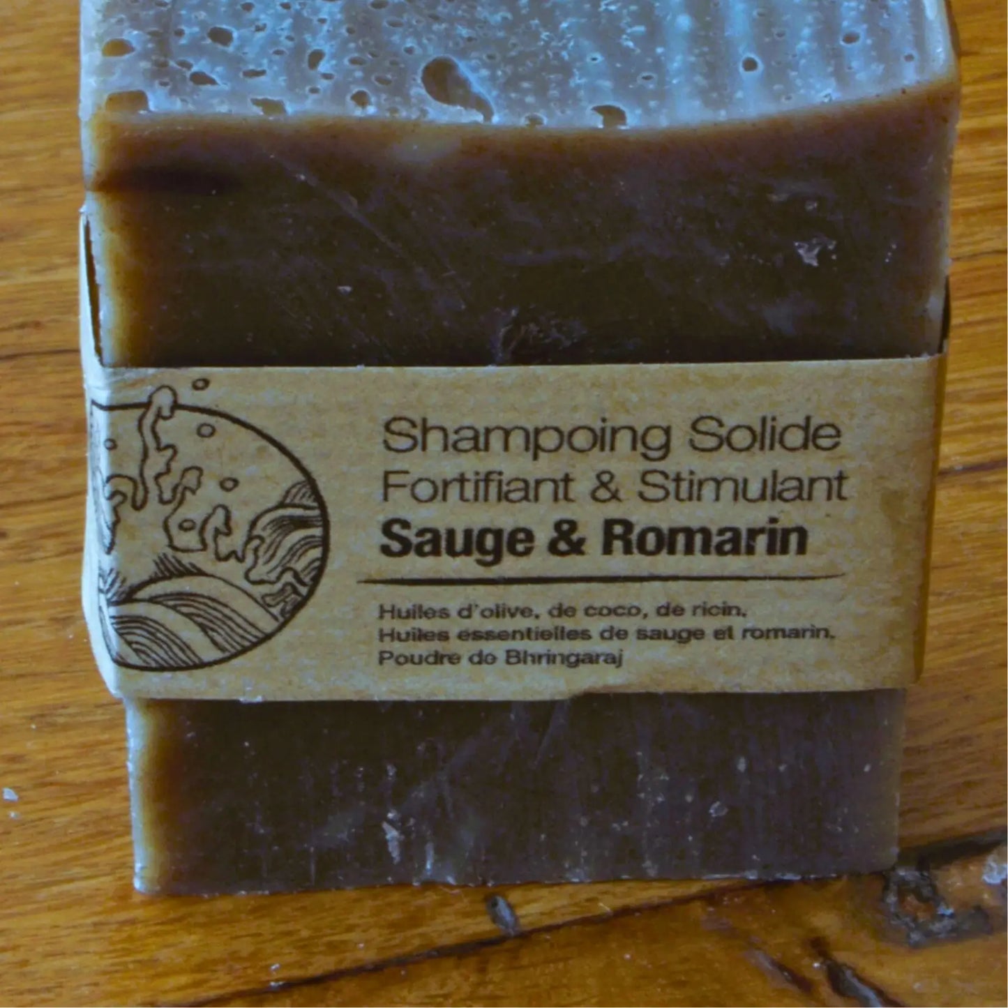 Shampooing solide fortifiant à la sauge et au romarin – Création artisanale | Le sens des choses – Boutique de bougies parfumées végétales et objets décoratifs écoresponsables