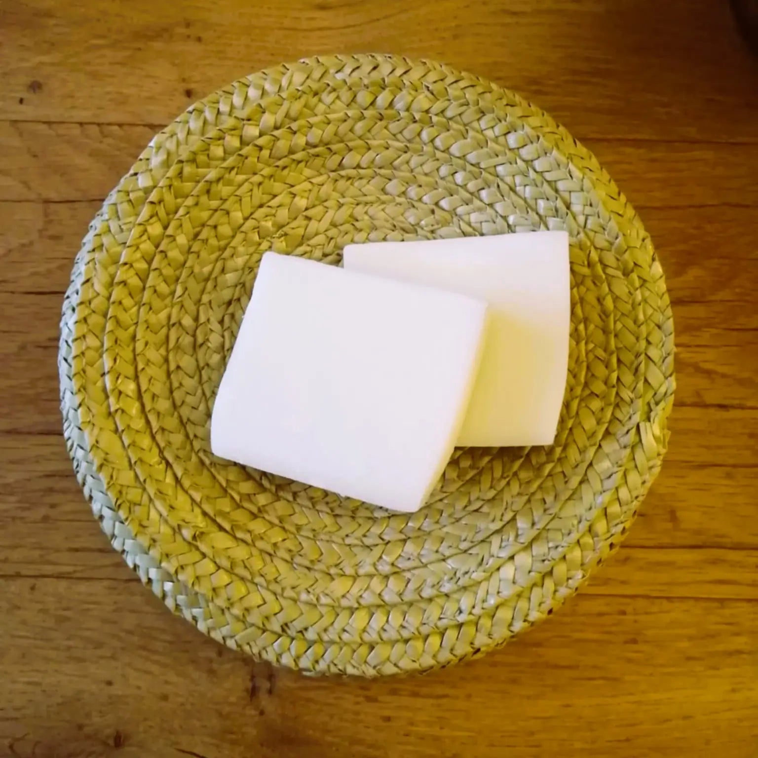 Shampooing solide aux germes de blé — cheveux secs et ternes – Création artisanale | Le sens des choses – Boutique de bougies parfumées végétales et objets décoratifs écoresponsables