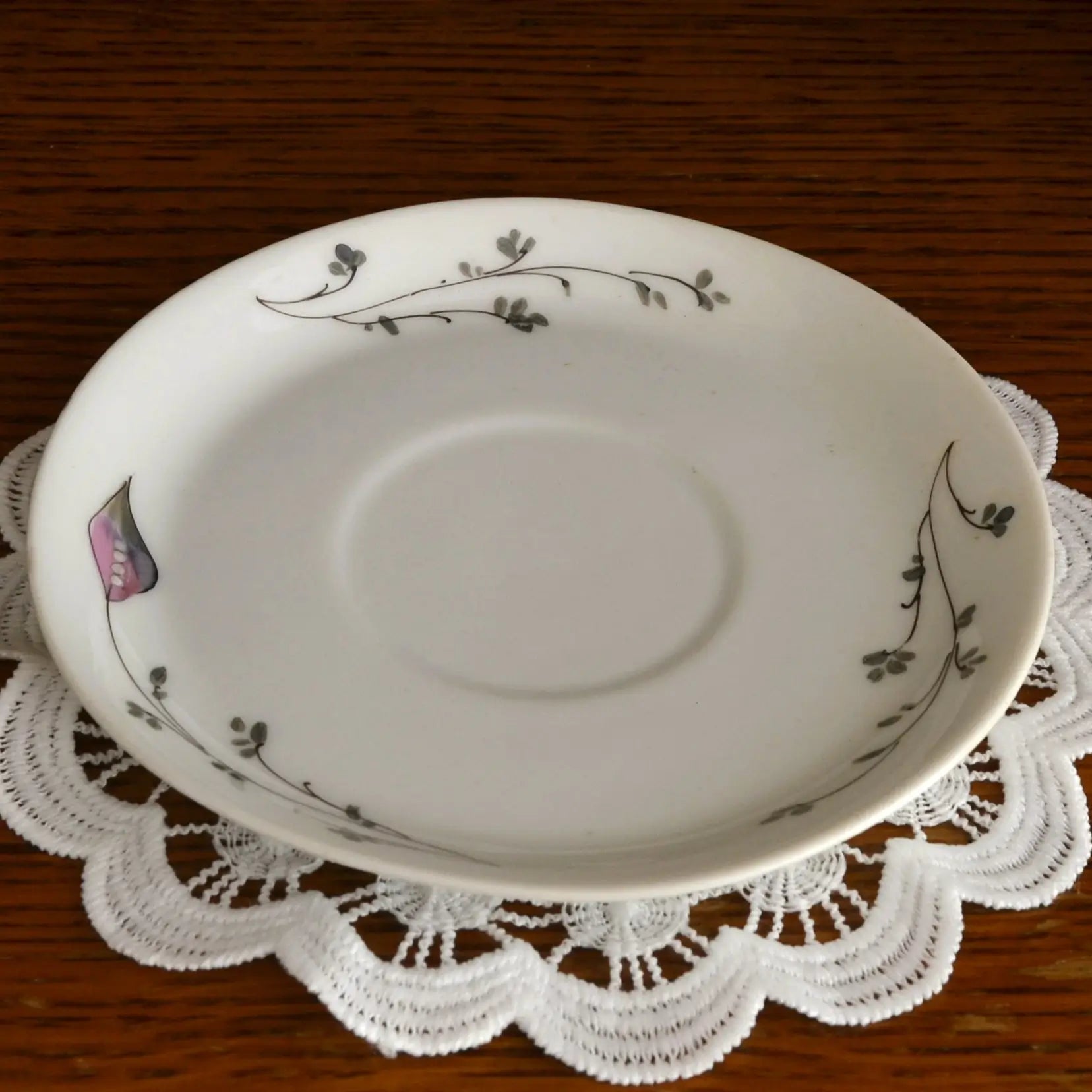 Bougie décorative artisanale tasse chinée — motif fleurs roses — parfum au choix – Création artisanale | Le sens des choses – Boutique de bougies parfumées végétales et objets décoratifs écoresponsables