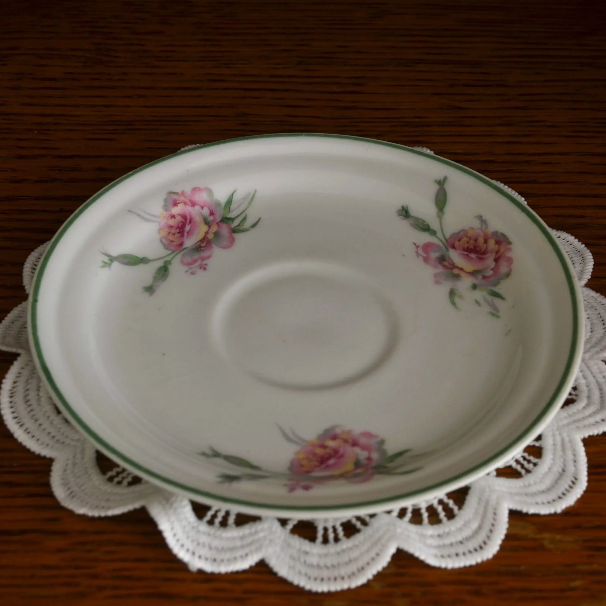 Bougie décorative artisanale tasse chinée — motif fleurs et liseré vert — parfum au choix – Création artisanale | Le sens des choses – Boutique de bougies parfumées végétales et objets décoratifs écoresponsables